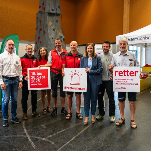 Eröffnung_RETTER25_Quelle_Messe_Wels (14).jpg