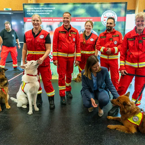 Eröffnung_RETTER25_Quelle_Messe_Wels (11).jpg