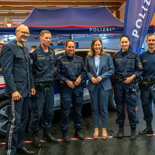 Eröffnung_RETTER25_Quelle_Messe_Wels (9).jpg