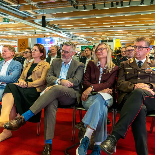 Eröffnung_RETTER25_Quelle_Messe_Wels (7).jpg